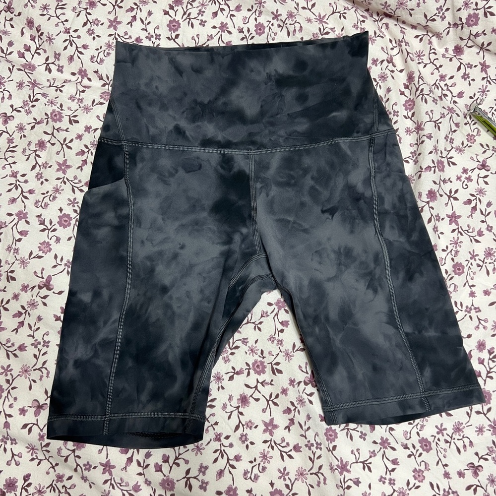 Lululemon Align Shorts with Pockets 8" Size 6
